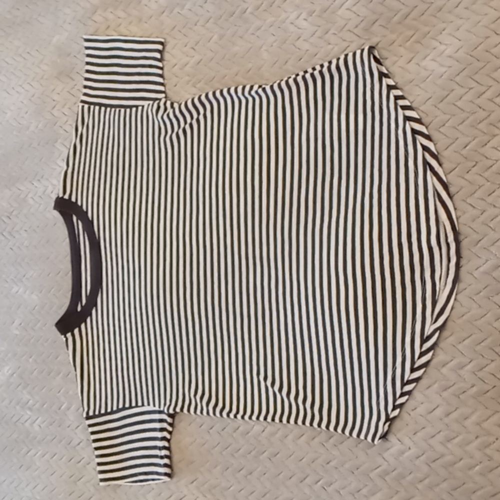NWT Madewell womens gray and cream striped tshirt size XS.